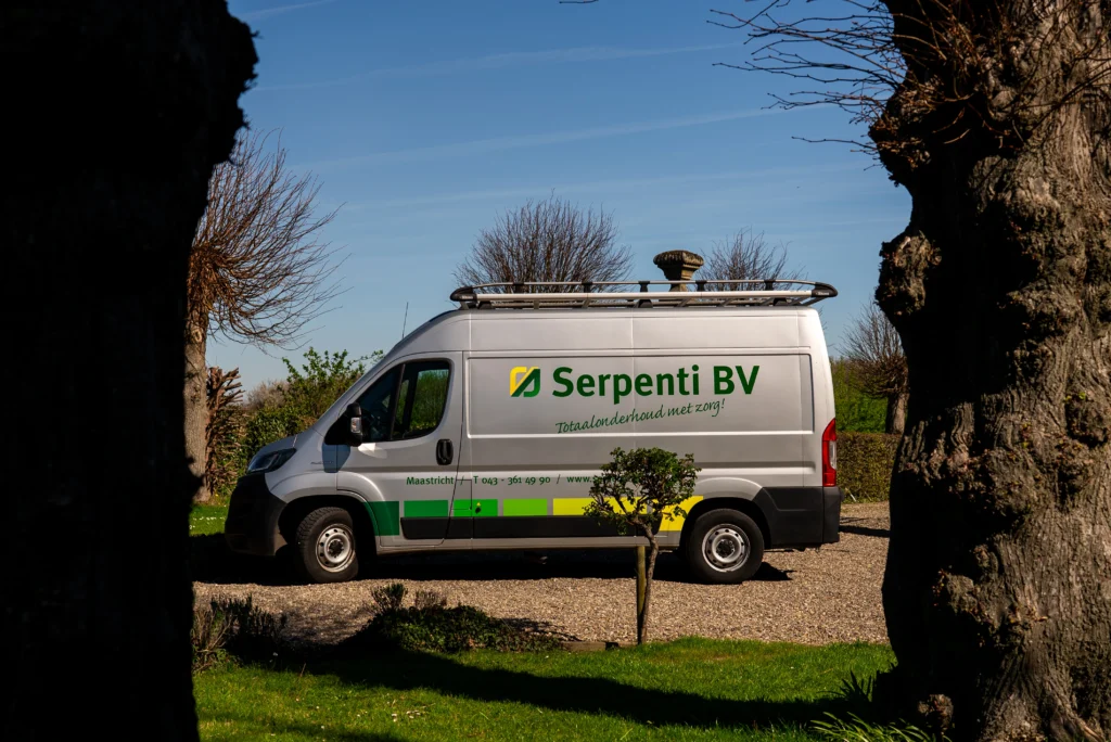 Bedrijfswagen Serpenti BV schildersbedrijf Maastricht